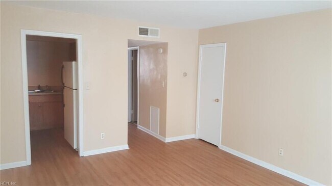 Photo - 939 Holladay St