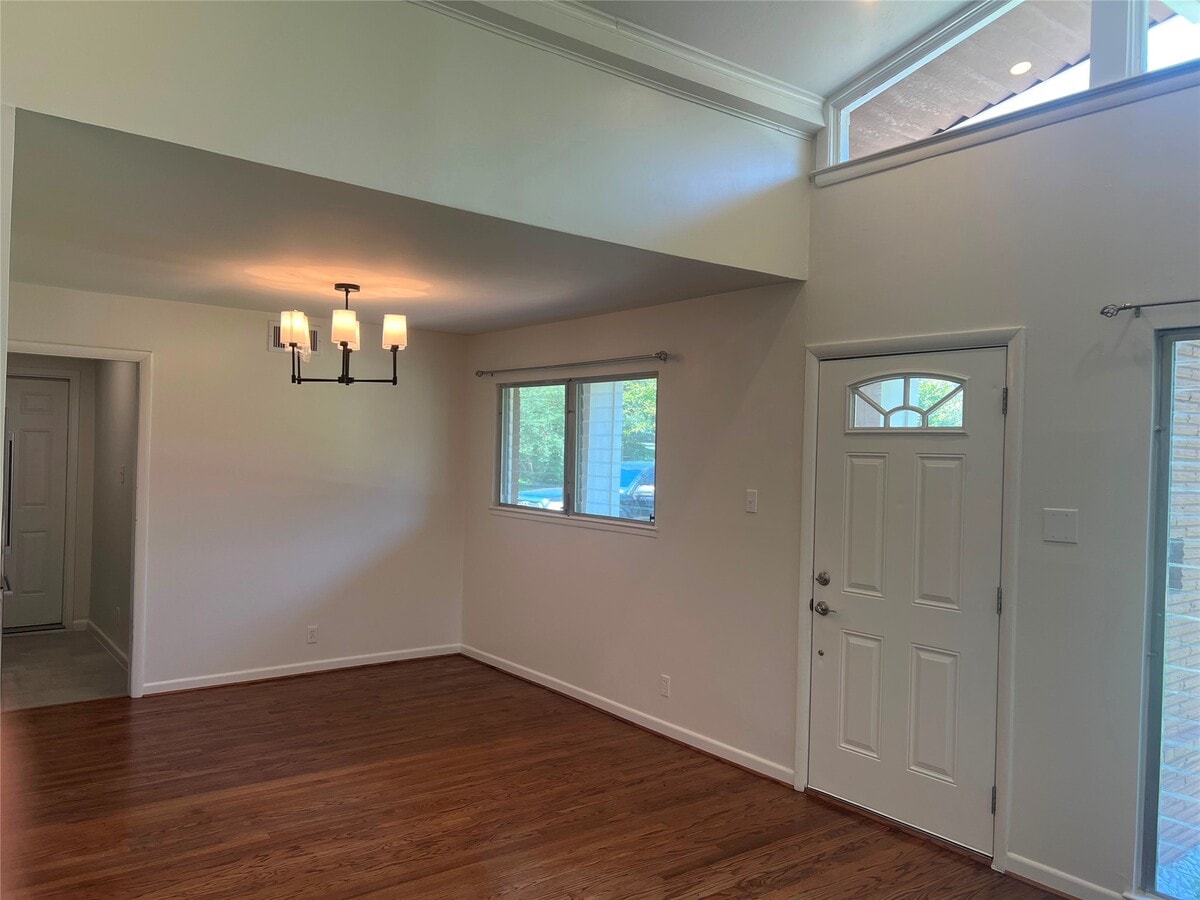 Photo - 2911 Linkwood Dr