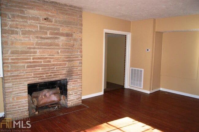 Photo - 294 Longview Dr
