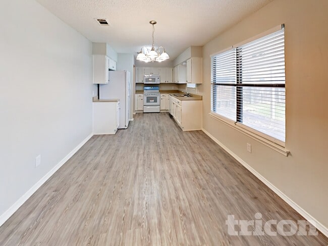 Photo - 521 Clover Dr