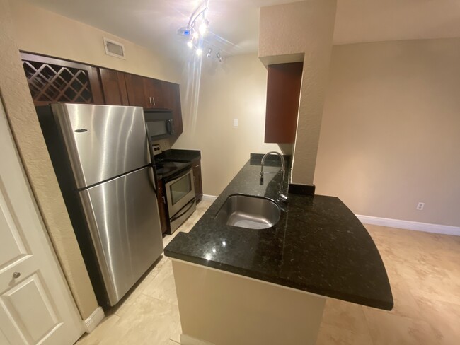 Photo - 2871 N Oakland Forest Dr Condominio Unidad 207