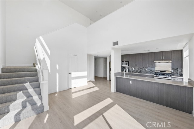 Building Photo - 168 S Monterey St Unit 518