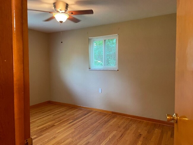 Photo - bre121 Unit 1st Floor