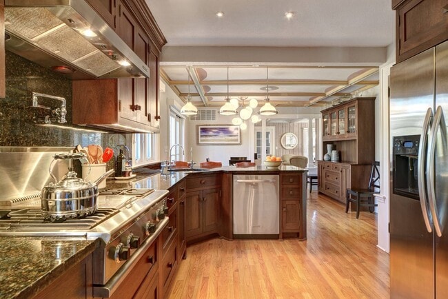 Photo - 33 Talmage Ln