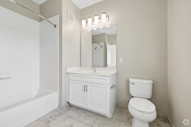 2BR, 2BA - 1,320SF - Primary Bathroom