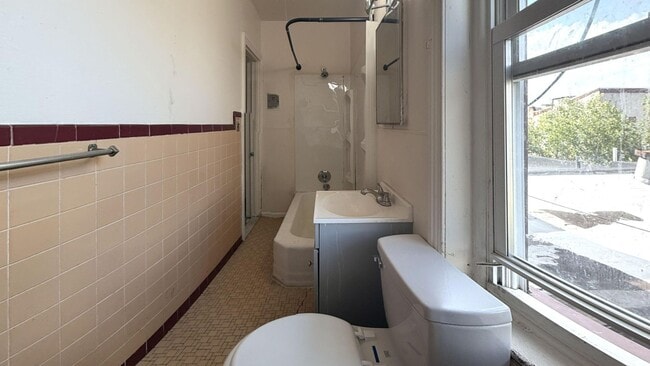 Photo - 169 W Norris St Unit Apt#4