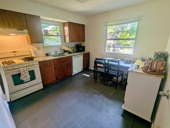 Photo - 8 Riverview Ave Unit 2nd Floor