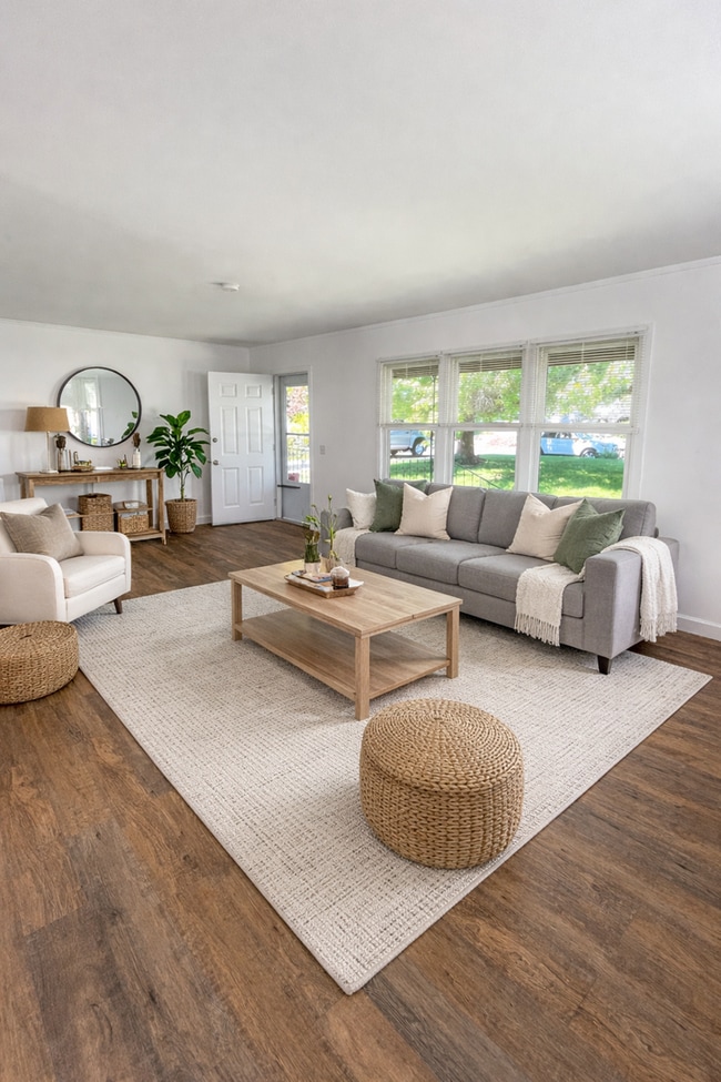 Building Photo - Completely Remodeled Three Bedroom One Bath in Richland - Move in Ready!! Unit 1312 Mahan Ave
