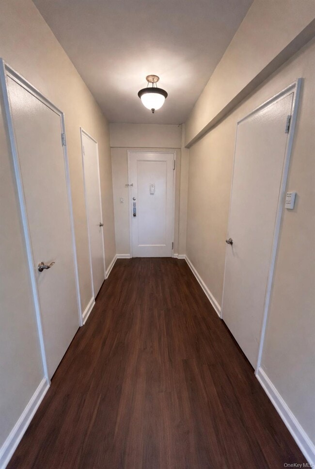 Building Photo - 220 Pelham Rd Unit 6G