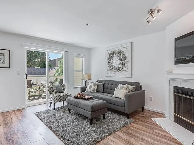 Photo - 9910 NE 137th St Unit B207