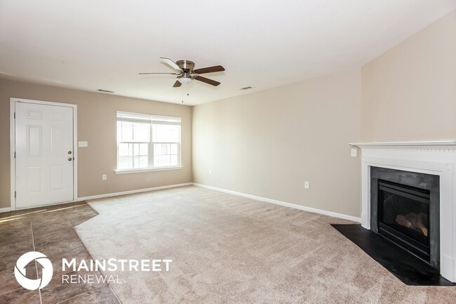 Photo - 701 Waterlemon Way