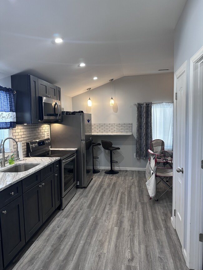 Photo - 902B Edgerly RD