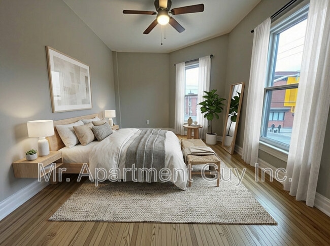 Photo - 57 Barton St E