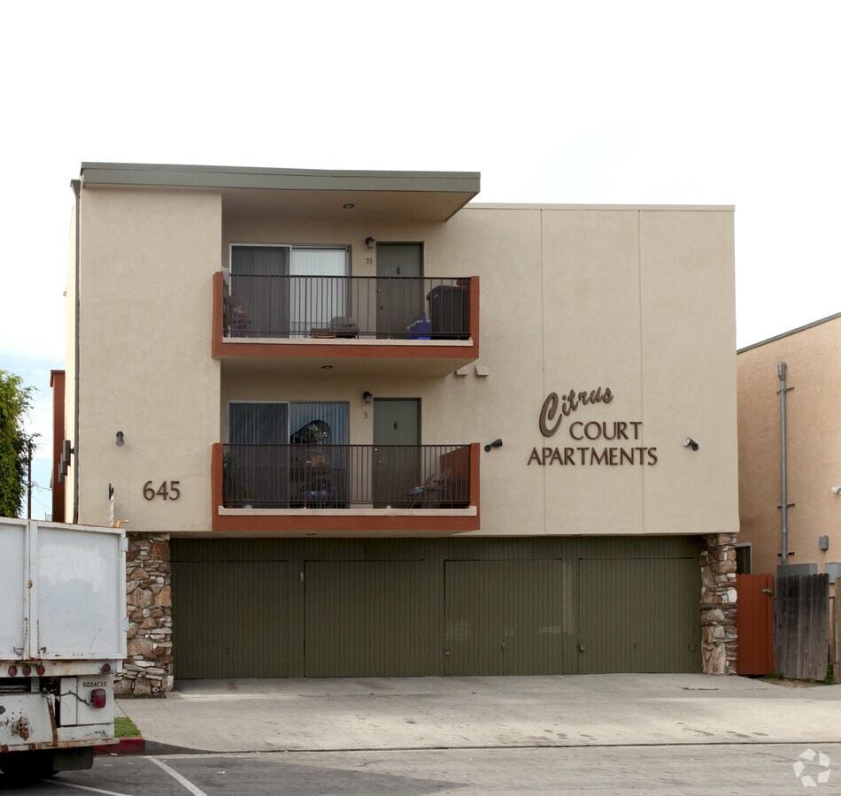 Photo - 645 Lime Ave