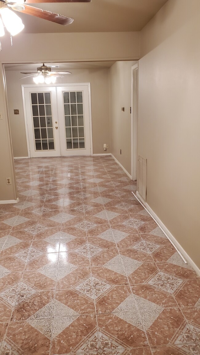 Photo - 15305 Corsair Rd