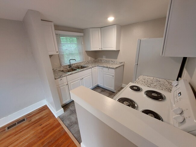108 1/2 7th Ave