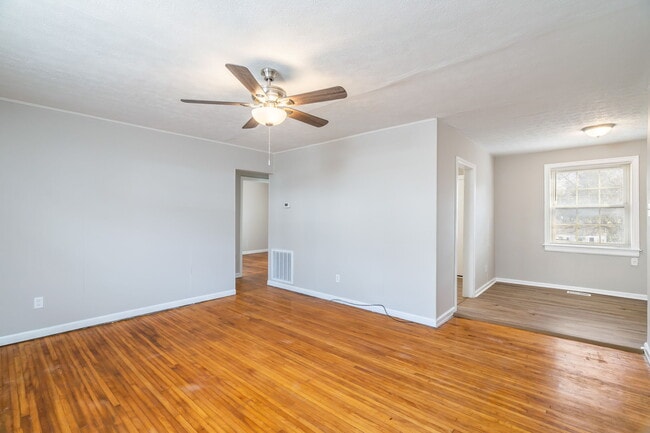 Photo - 2518 Larkwood Ln