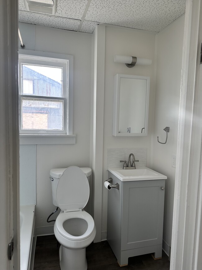 Bathroom - 129 Washington St