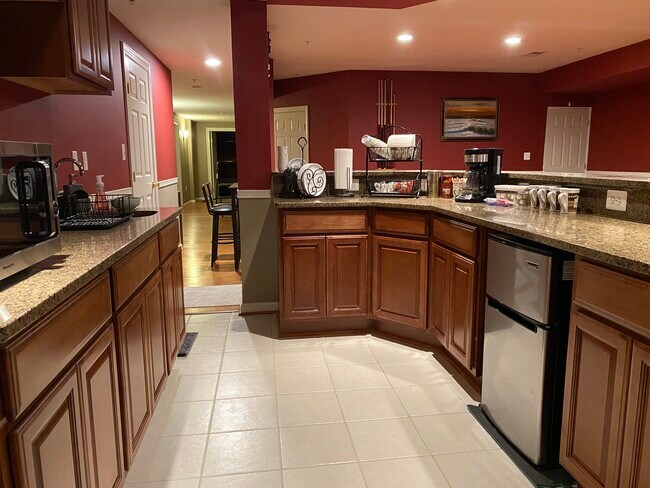 7612 Killbarron Dr Unit Spacious Walkout Suite