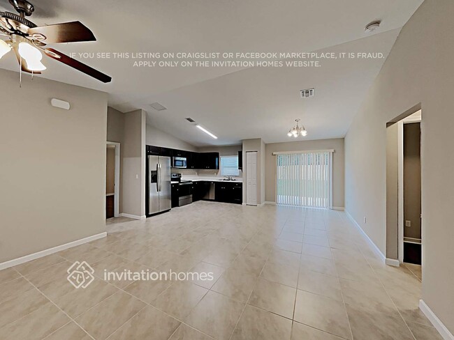 Photo - 550 SE Whitmore Dr