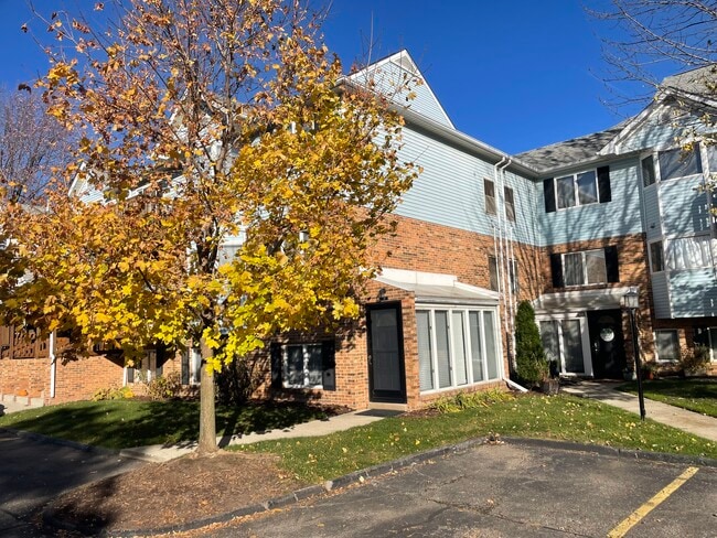 Building Photo - 192 Pinewood Dr Unit 192 Rental