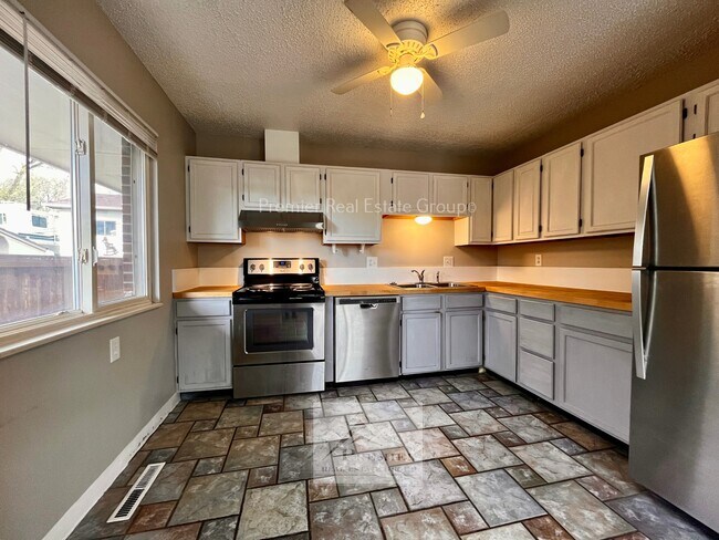 Photo - 2024 N Chestnut St