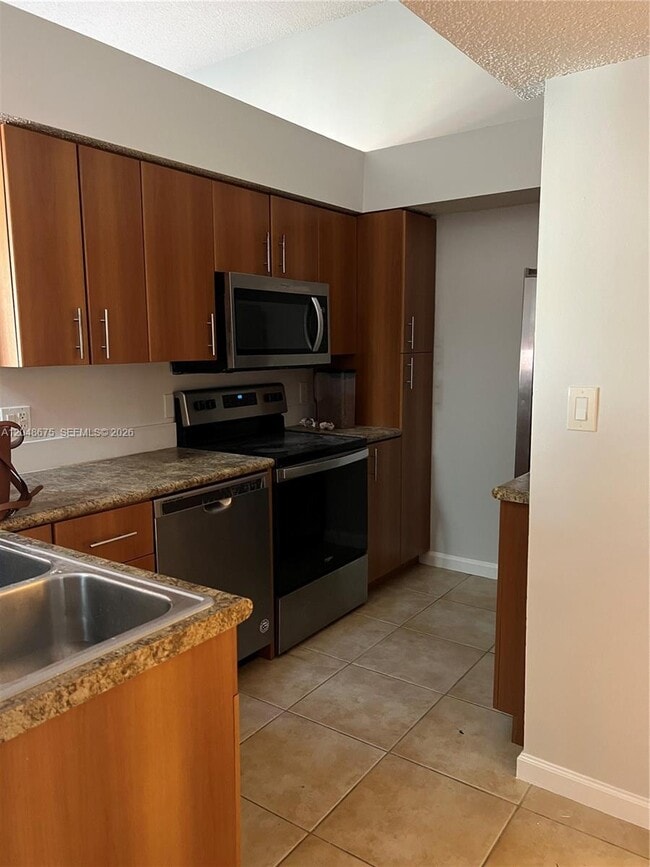 Building Photo - 1365 Crystal Way Unit D