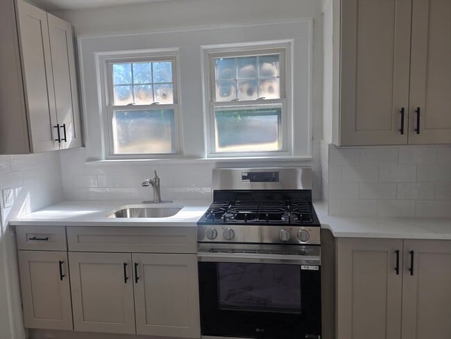29 Rich St Unit 2