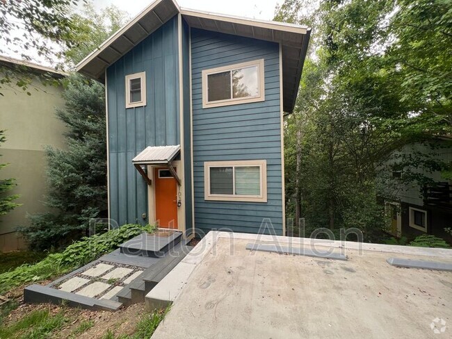 Building Photo - 103 Deaver St Rental