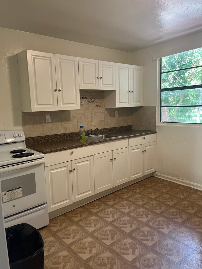 Building Photo - 1434 NE 134th Rd Rental
