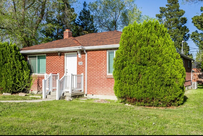 Photo - 1145 Montgomery St W