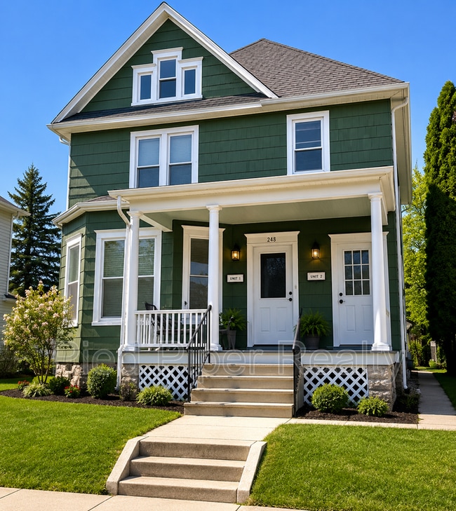 Building Photo - 823 S Oak Ave