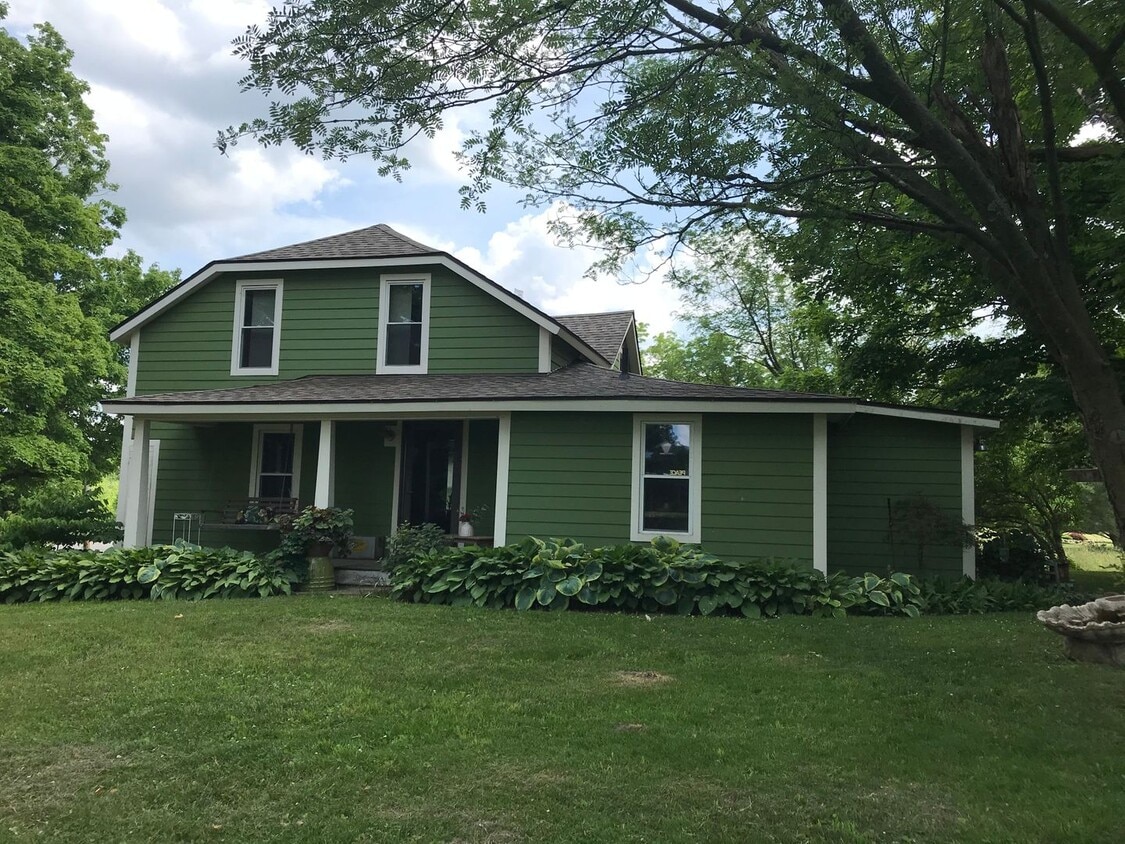 Large Four Bedroom Farmhouse in Chelsea! - Large Four Bedroom Farmhouse in Chelsea!