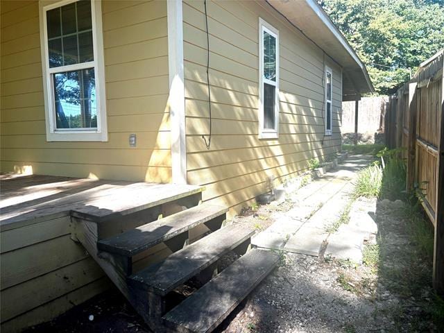 905 Isbell Rd