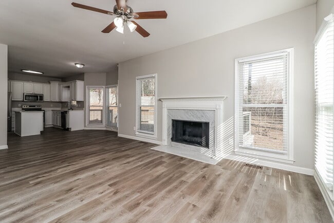 Photo - 245 St Martins Dr SE