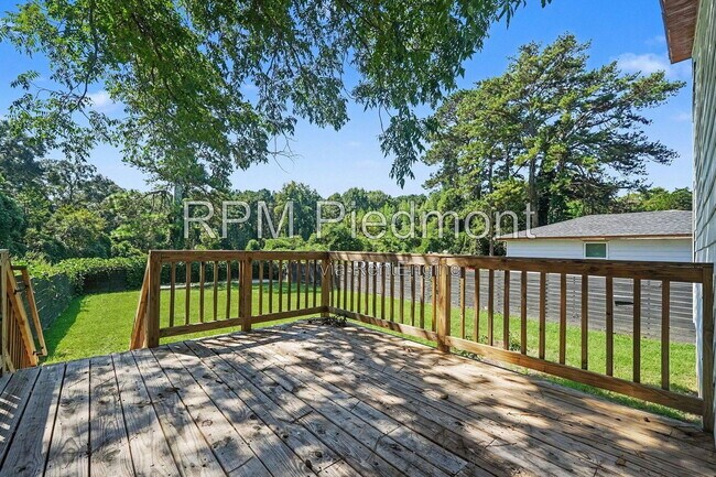 2822 Waters Rd SW
