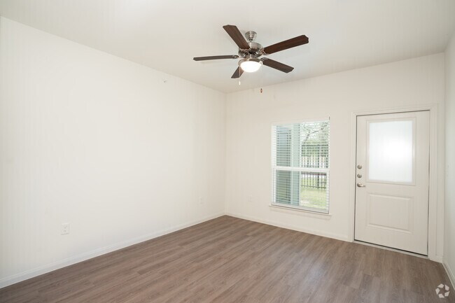 2BR, 1BA - 950SF - Living Room
