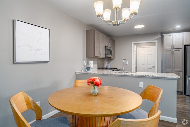 2BR, 2BA - 1,100SF - Dining Room