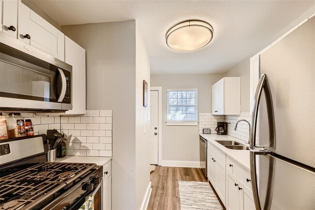 Photo - 6108 Calmar Cove