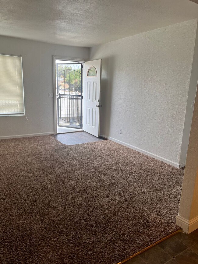 Photo - 1275 E Bellevue Rd Unit 1275