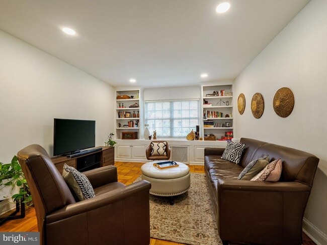 Photo - 1608 W Abingdon Dr Unidad 102