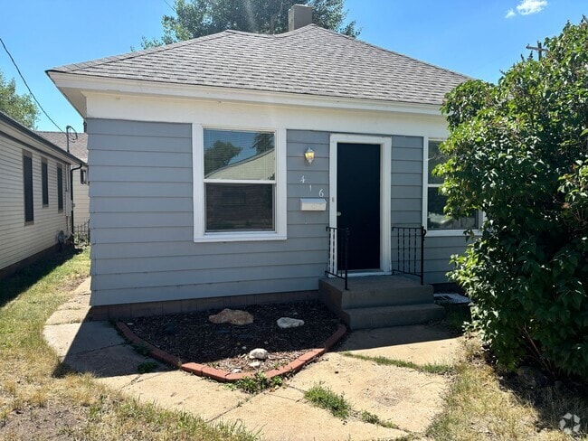 Building Photo - 416 E Custer St Rental
