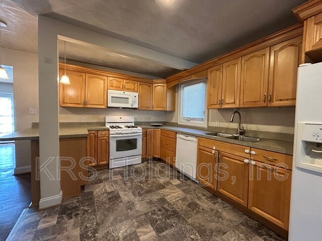 409 E Lorengo Ave