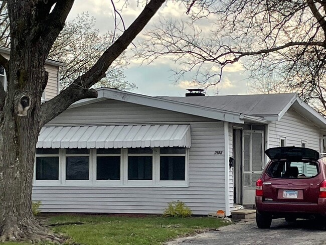 Photo - 2148 N Graceland Ave