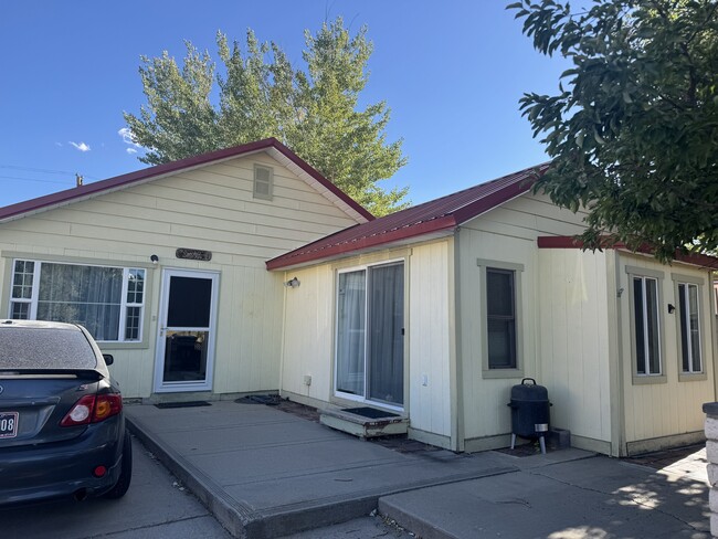 Building Photo - 724 W State St