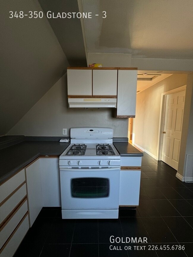 Photo - Beautiful Open concept Unit right off of Riverside Drive! Unit 3