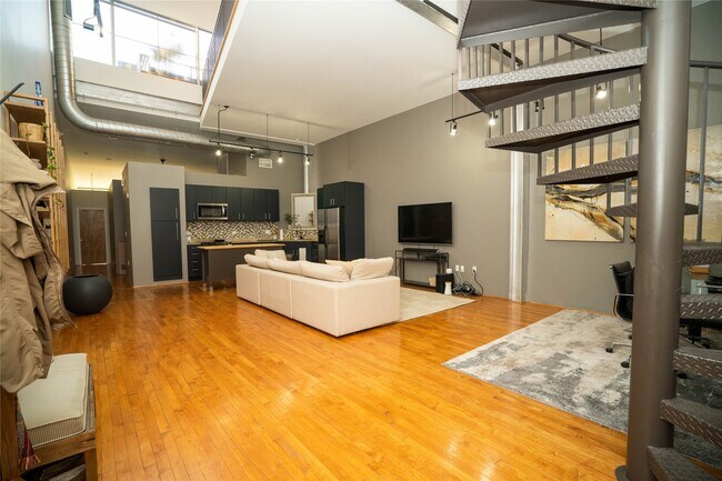 Building Photo - 1312 Live Oak St Unit 223