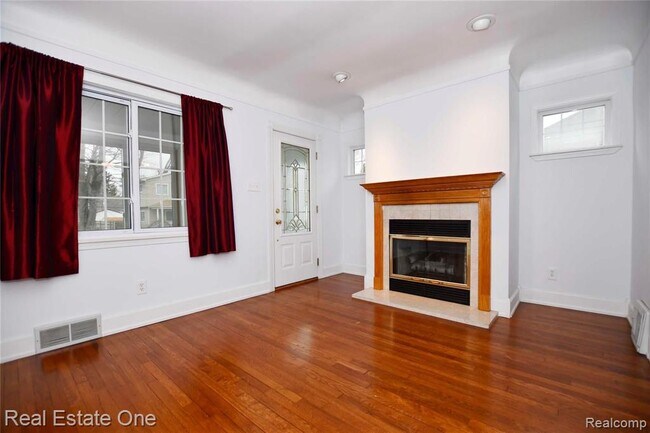 Photo - 610 Marlin Ave