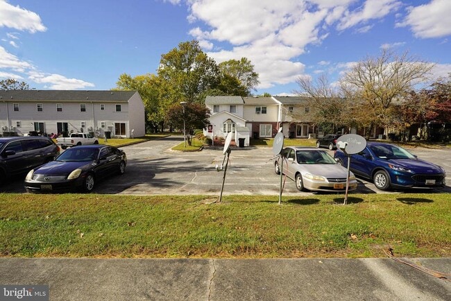 Photo - 726 Hemlock St