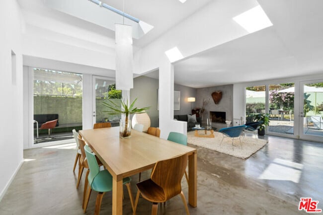 Building Photo - 18105 Sandy Cape Dr